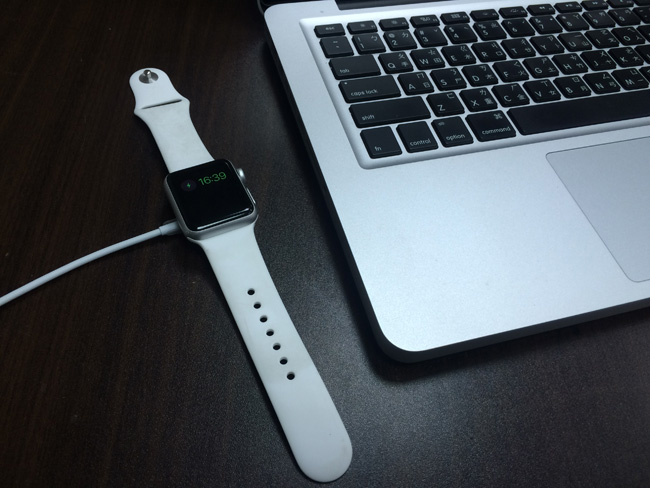 緩緩沈澱 Apple Watch 靜謐美感的基座 --  TimeStand